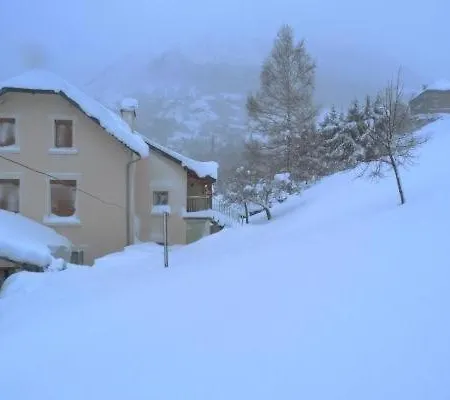 Agreable Au 1er Etage Avec Terrasse, Pour 4 Personnes 아파트