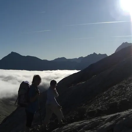 Agreable Au 1er Etage Avec Terrasse, Pour 4 Personnes ジェードル