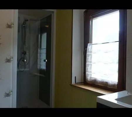Apartment Agreable Au 1er Etage Avec Terrasse, Pour 4 Personnes