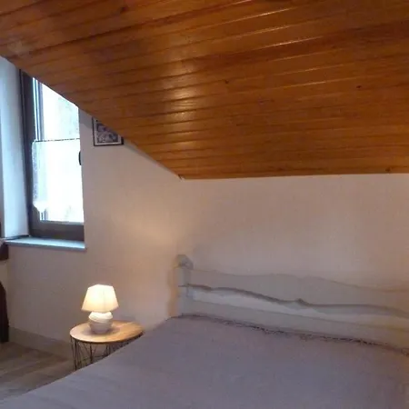 Agreable Au 1er Etage Avec Terrasse, Pour 4 Personnes アパート *