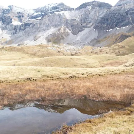 アパート Agreable Au 1er Etage Avec Terrasse, Pour 4 Personnes ジェードル