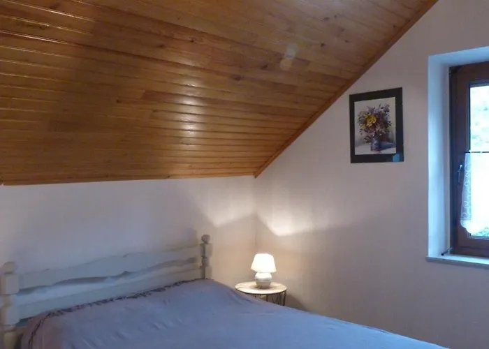 Au 1er étage Avec Terrasse, Pour 4 Personnes *